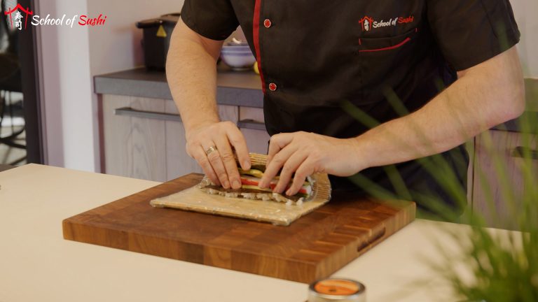 How to make a CALIFORNIA ROLL? (5 minutes recipe) - SCHOOL OF SUSHI