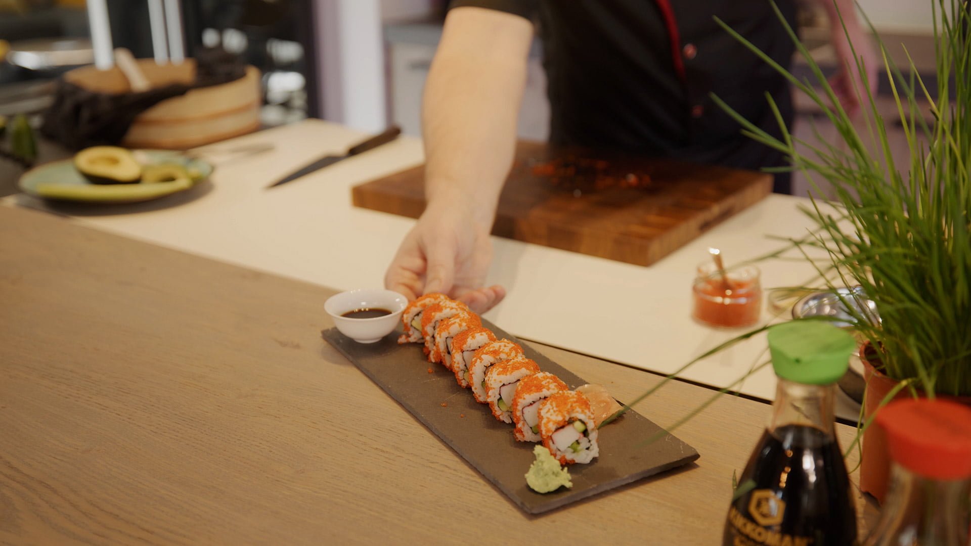 Zo maak je zelf thuis een heerlijke California Roll